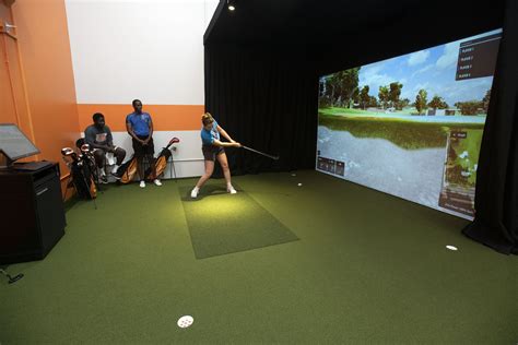 Golf simulator comes to RIT | RIT