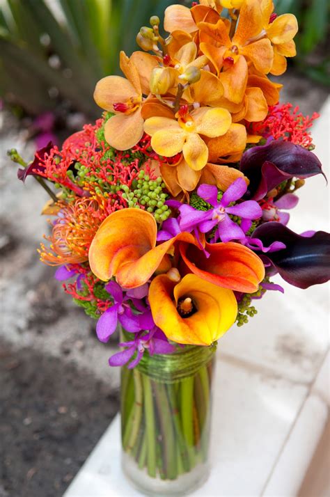 the daily petal: Distinctive Tropical Bouquet