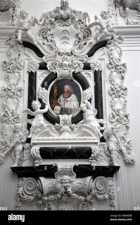 Altar in the Wurzburg Cathedral. Roman Catholic cathedral in Wurzburg ...