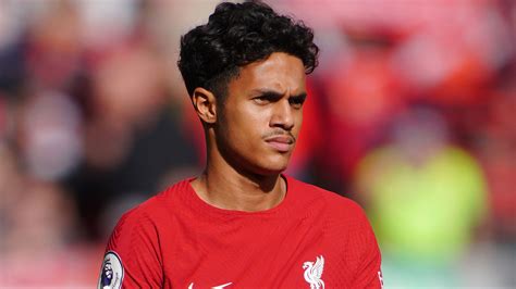 Fabio Carvalho: Leicester want loan move for Liverpool youngster after ...