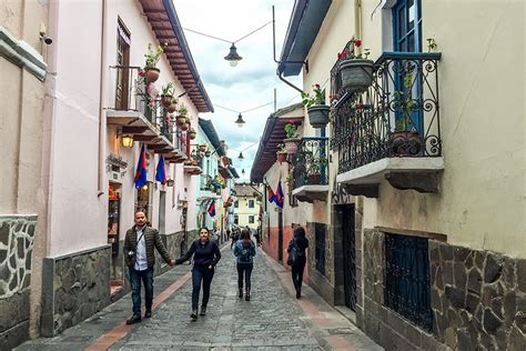 Walking Tour through the Streets of Quito, Ecuador - Wander The Map