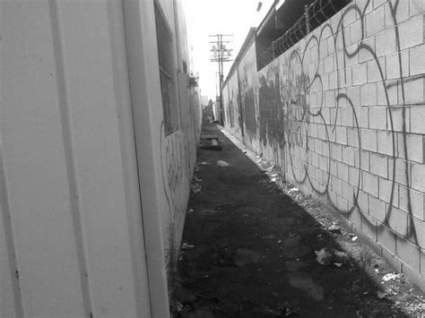 Graffiti Alley by paco0010 on DeviantArt