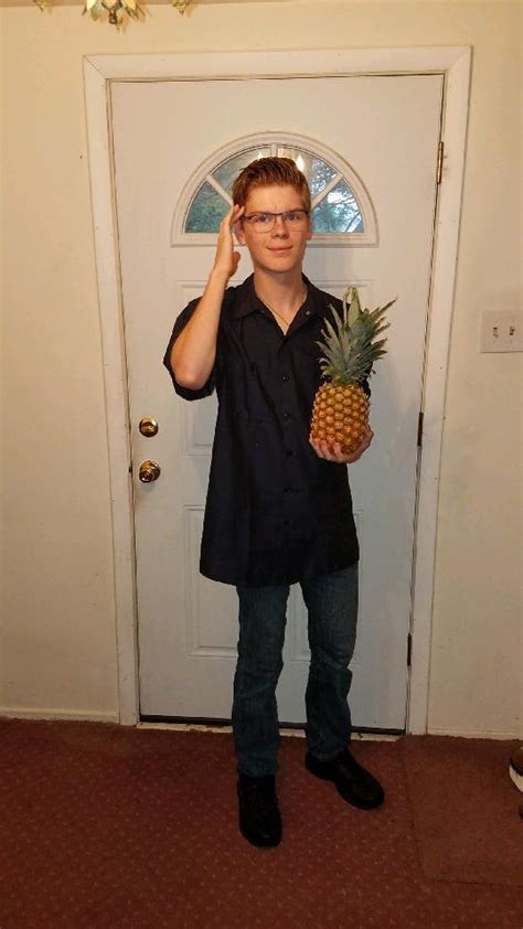 My Shawn Spencer costume for Halloween 🍍🍍🍍. : r/psych