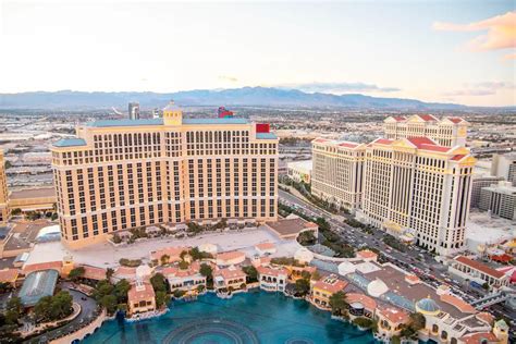 11 Top Las Vegas Hotels with Jacuzzi in Room (Luxe to Basic)