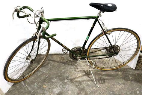 1972 Schwinn Varsity 10 speed " racing " Bike - Bunting Online Auctions