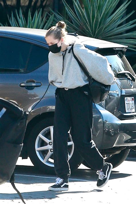 Shiloh Jolie-Pitt Goes For A Casual Look While Heading To Dance Studio – Hollywood Life