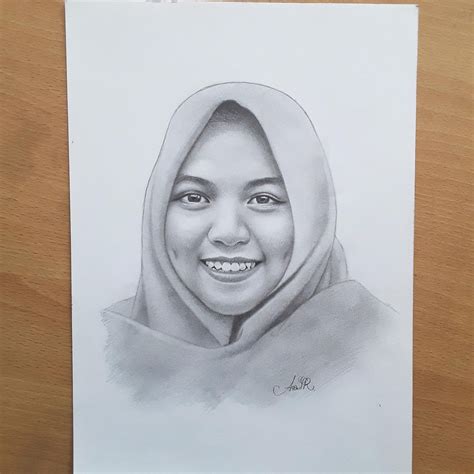 Cara menggambar Wajah Realis dari Foto untuk Pemula dengan Metode Grid