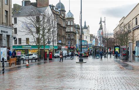 Dundee City Centre with People Doing Their Christmas Shopping Editorial ...