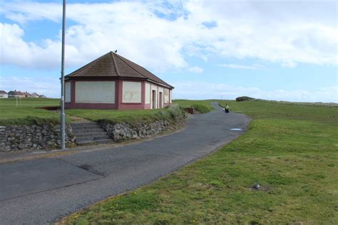 Road at Stevenston Shore Photo | UK Beach Guide