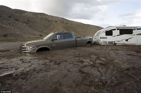 California mudslide could take MONTHS to clear with cars and lorries ...