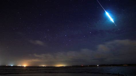 Man captures photos of meteor in Invercargill night sky | Stuff.co.nz