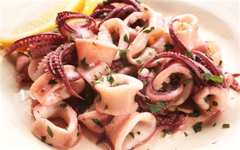 You can't go wrong with a buttery garlic sauce! This calamari is ...