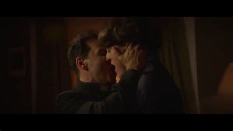 Fleabag | Kiss Scene | Fleabag and Hot Priest (Andrew scott and Phoebe ...