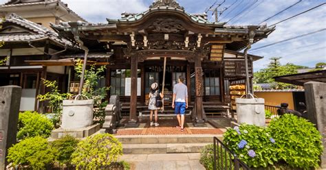 Old and Nostalgic Tokyo: Half-Day Yanaka Walking Tour | GetYourGuide