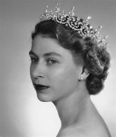NPG x36968; Queen Elizabeth II - Portrait - National Portrait Gallery