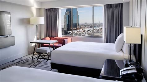 Modern Downtown Louisville Hotels | Hyatt Regency Louisville