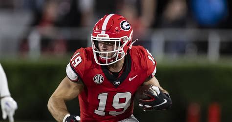 Georgia's Brock Bowers Exits vs. Vanderbilt with Ankle Injury; X-Rays ...