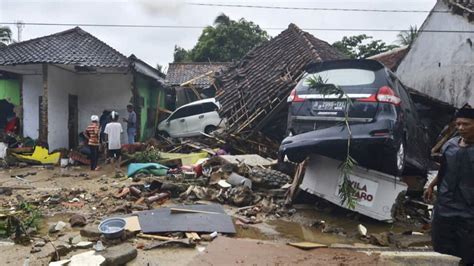 Search for tsunami victims continues in Indonesia, death toll reaches 373 | Asia News | Zee News