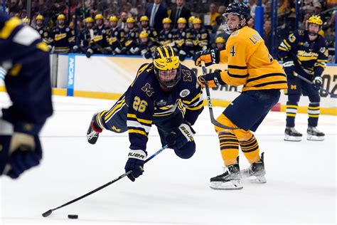 Michigan hockey's national title bid iced by Quinnipiac at Frozen Four