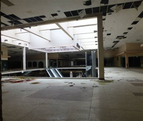 Inside America's Abandoned Malls, In 35 Haunting Photos