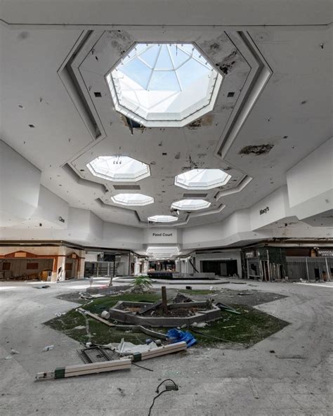 Dead Malls: A Comprehensive Guide To Abandoned Malls In 2023 - Killer Urbex