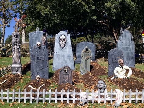 Halloween Graveyard | Hallelujah Halloween | Pinterest | Halloween graveyard, Graveyards and ...