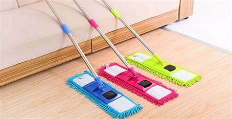 How to Use a Microfiber Mop - MopReviews.com