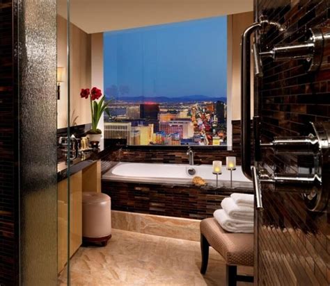 10 Best Las Vegas Hotels with In-Room Jacuzzi Tubs in 2022