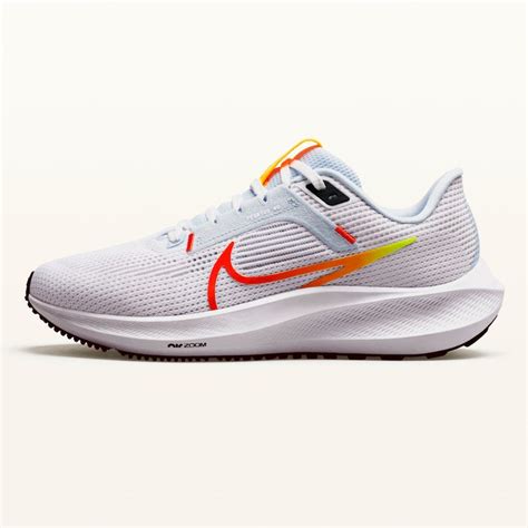 FIRST LOOK: Nike Air Zoom Pegasus 40 | The Running Hub | SportsShoes.com