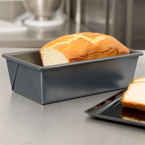 1 lb. Non-Stick Aluminized Steel Bread Loaf Pan - 8 1/2" x 4 1/2" x 2 3/4"