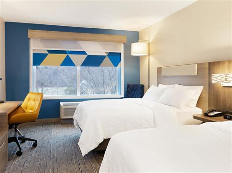 Holiday Inn Express Toronto-North York Guest Room & Suite Options