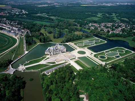 Le Château de Chantilly en Picardie © CRT Picardie - Sam Bellet #voyage ...