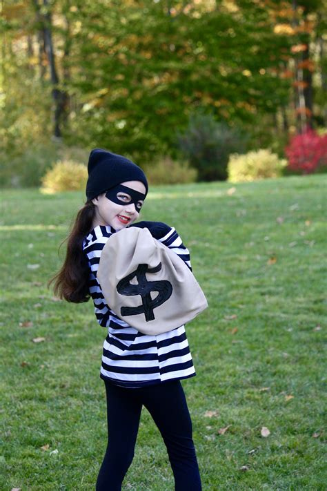 Bank Robber Costume - Hat and gloves from the dollar store, money bag ...