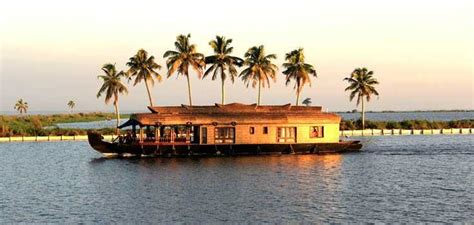 Boating in Kerala - Types of Houseboats, Places & Best Time