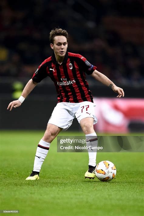 Alen Halilovic of AC Milan in action during the UEFA Europa League... News Photo - Getty Images