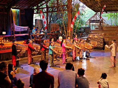 Saung Angklung Udjo Attraction & Entrance Fee - IdeTrips