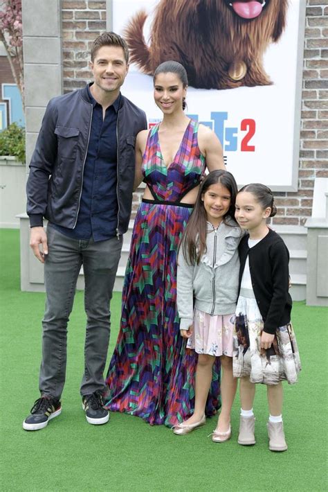 LOS ANGELES, JUN 2 - Eric Winter, Roselyn Sanchez, Sebella Rose Winter ...