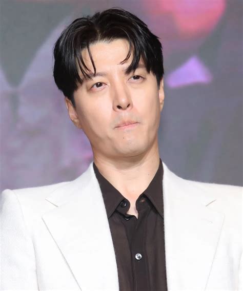 Lee Dong Gun Returns in Netflix’s “Celebrity” 3 Years After Divorce, Expresses Affection for ...