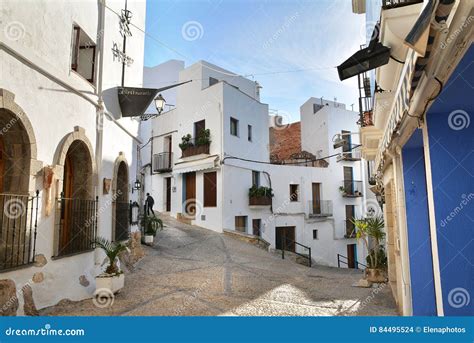 Street in Old Town of Peniscola Editorial Stock Image - Image of construction, historic: 84495524