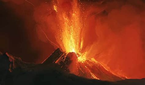 Italy's "Super Volcano" Erupted in 1538. "Nearly to the Breaking Point" Again, Experts Warn ...