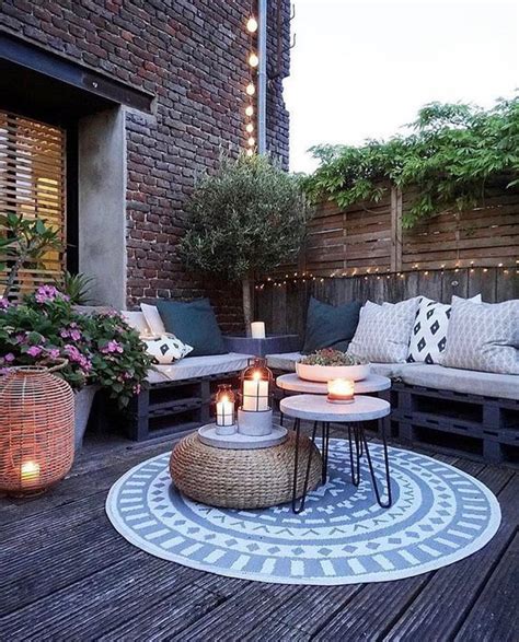 Small Patio Ideas: 21+ Simple Designs on a Budget - Famedecor.com