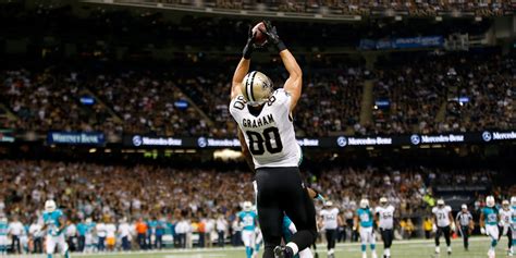 Jimmy Graham Touchdown: Saints TE Leaps Over Dolphins Defenders For ...