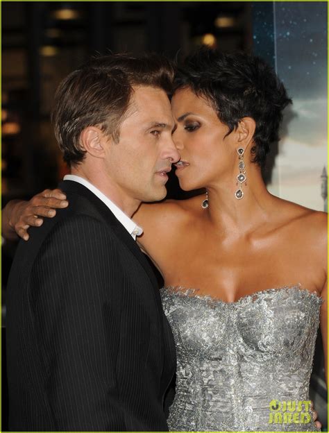 Halle Berry & Olivier Martinez Release Joint Statement Confirming Divorce: Photo 3492465 | Halle ...