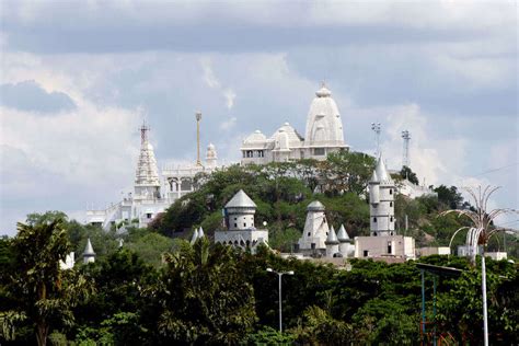 20 Famous Temples In Hyderabad To Visit On Your Trip In 2023