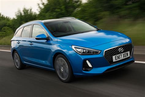 New Hyundai i30 Tourer 2017 review | Auto Express