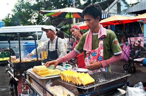 Exploring trends in Malaysian Street Food Vendors • Semart