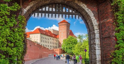 Krakow: Wawel Castle Private Walking Tour | GetYourGuide