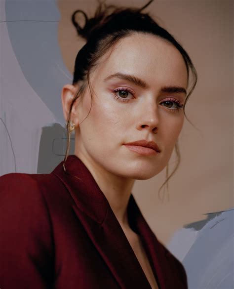 Daisy Ridley Style, Clothes, Outfits and Fashion • CelebMafia