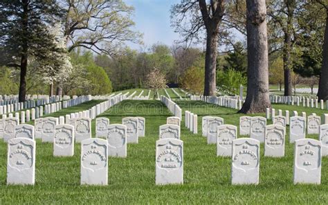 Camp Butler National Cemetery Editorial Image - Image of memorial, burial: 70757230