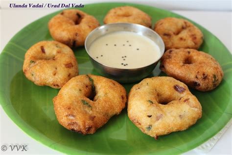 Ulundu Vadai | Urad Dal Vada | Medhu Vadai